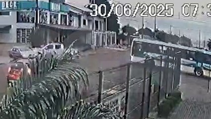 Vídeo mostra forte colisão entre Siena e Frotier na Avenida das Pombas