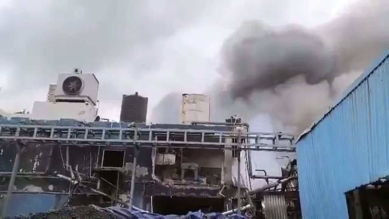 Reactor Blast in Pashamylaram: Officials Confirm 7 Fatalities  A massive explosion in a reactor at Sigachi Chemical Industries in Pashamylaram triggered a fire early this morning. Officials have confirmed seven deaths, while numerous others were injured a