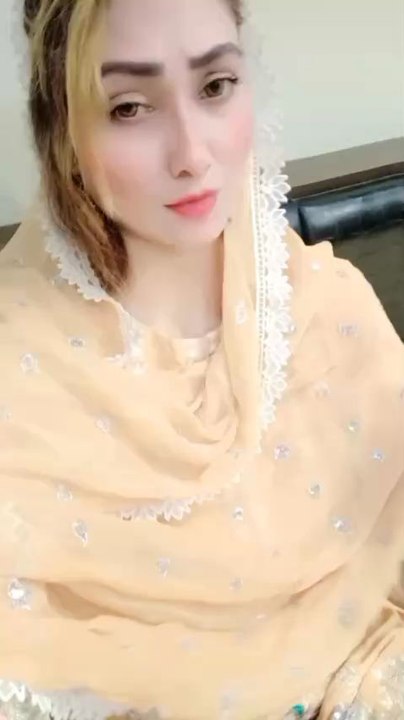 garib banke Apne tu Juda chakit new song beautiful model and actor Mahi from Sargodha
