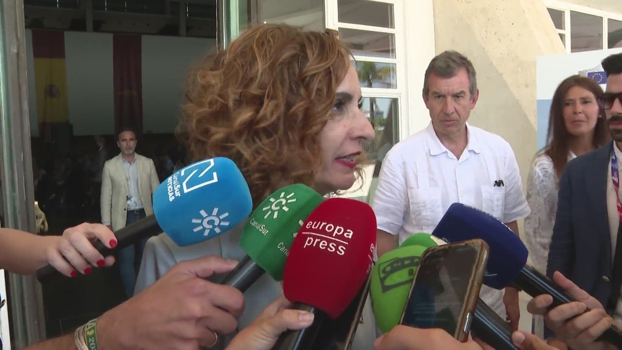 María Jesús Montero dice que Santos Cerán "no tiene nada que ver con el PSOE"
