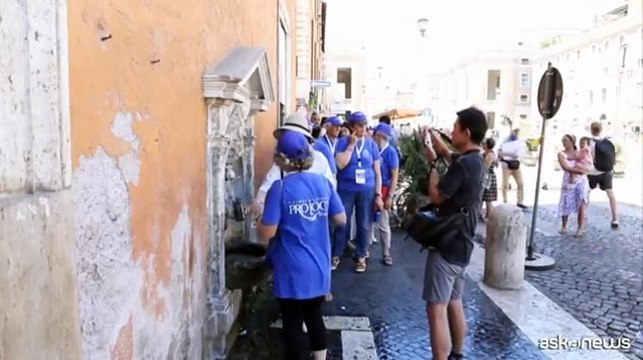 Caldo, a Roma i turisti in cerca di bellezza e fresco nei musei