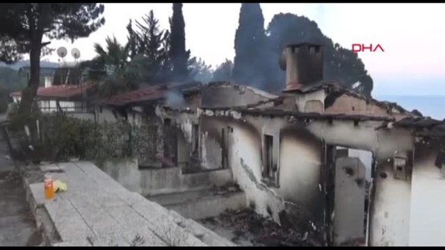 In Turchia 50mila evacuati a Smirne per emergenza incendi