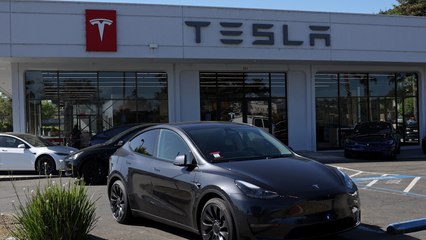 Tesla Delivers Driverless Model Y to Customer's Home