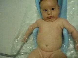 Antoine prend son bain