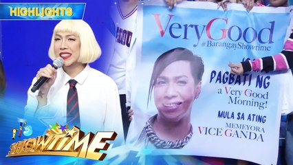 Vice Ganda, na-distract sa tarpaulin na nakita niya | It's Showtime