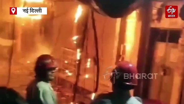 दिल्ली के सीलमपुर इलाके में चार मंजिला इमारत में लगी भीषण आग, लाखों का नुकसान