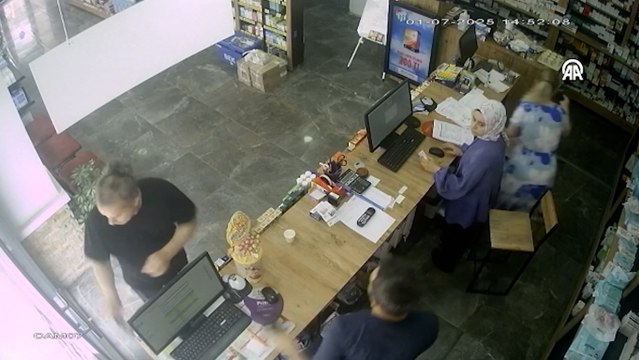 Deprem anı güvenlik kamerasında