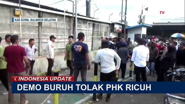 Demo Buruh Tolak PHK di Gowa Ricuh, Massa Bakar Ban di Depan Pabrik