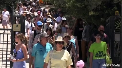 Caldo ad Atene, la salita all'Acropoli sotto il sole rovente