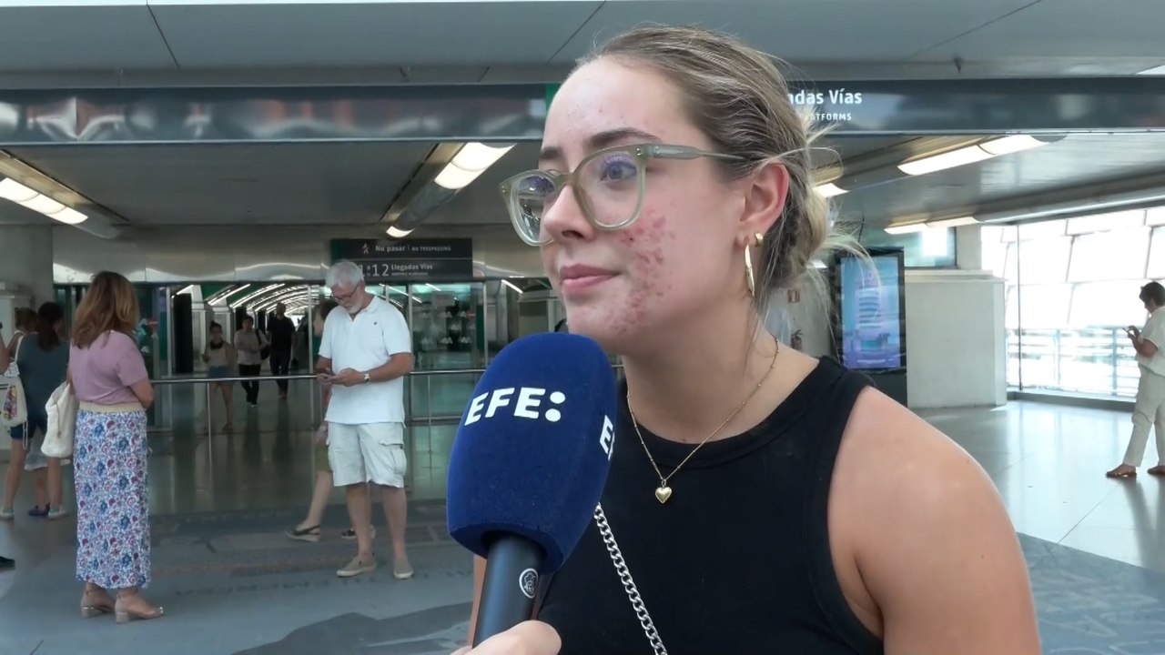 "Renfe sólo mandaba un correo de que a los 90 minutos se reanudaba la marcha y a los 90 minutos mandaba otro correo con lo mismo"