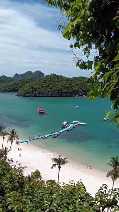 🌴🏝️ Day trip to Ang Thong National Park – crystal-clear waters, stunning views & island adventures you won’t forget! 🚤🌊🐒