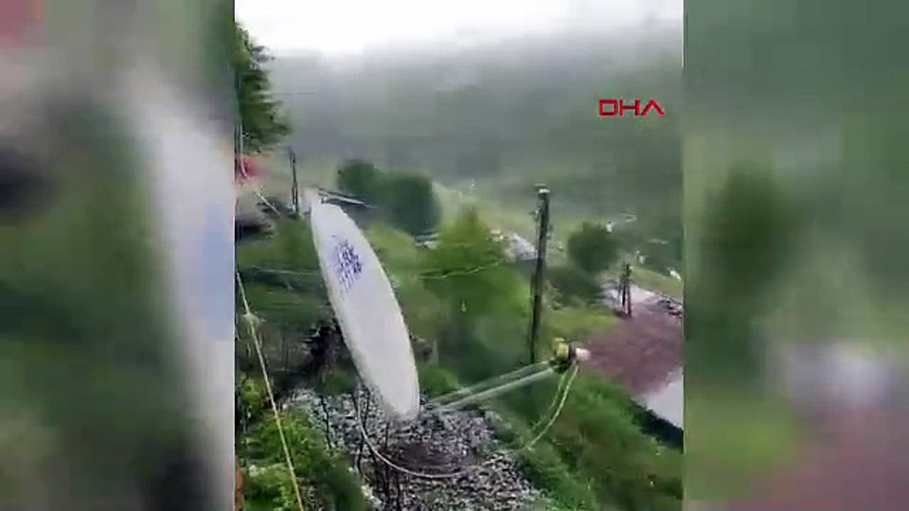 Gören inanamadı: Temmuz'un 4'ünde her yer karlar altında!