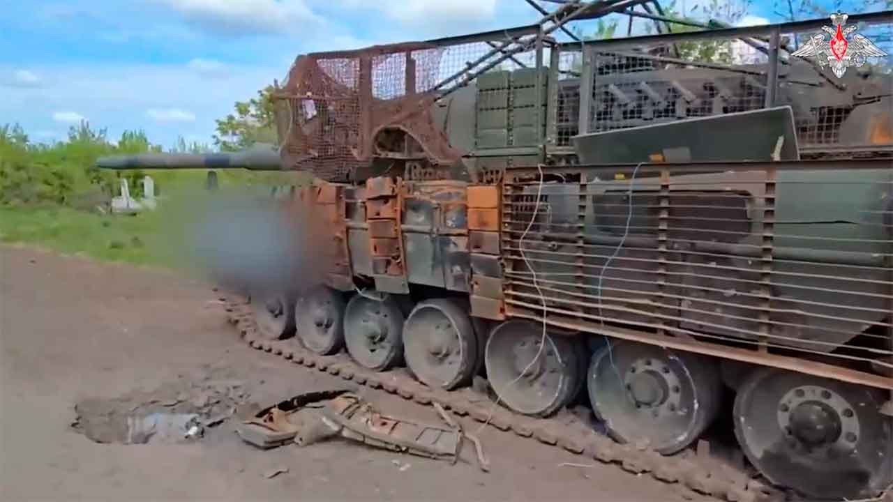 Video: Russland erbeutet nahezu unversehrten ukrainischen Leopard-2A6-Kampfpanzer
