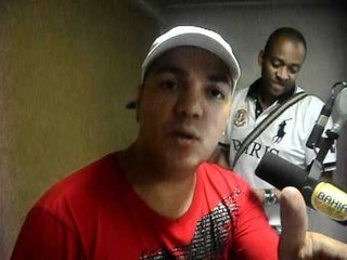 Belo manda um recado para os Twitteiros da Bahia FM.