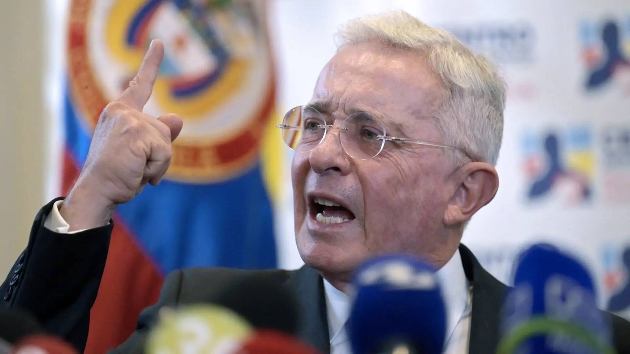 Defensa de Álvaro Uribe denunció que se habrían alterado pruebas durante el juicio