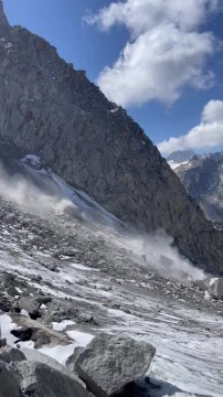 Massive Rocks Fall Off Mountain in Swiss Alps