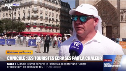 "C'est trop intense": Les touristes souffrent de la forte chaleur