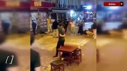 Bursa'da polise bıçakla saldırdı, uyarı ateşiyle vuruldu