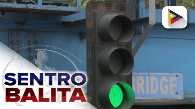 Sensor-based traffic lights sa 96 intersections na nasa hurisdiksyon ng MMDA, inilagay na; mga ilegal na nakaparada sa ilang kalsada sa Q.C., hinatak ng MMDA