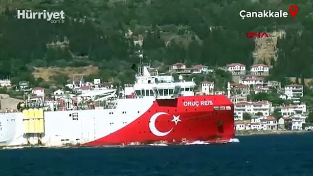 Sismik araştırma gemisi Oruç Reis, Çanakkale Boğazı’ndan geçti