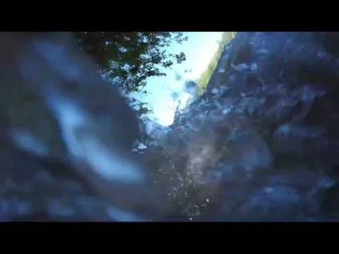 Man Falls Into Water While Kayaking Due to Strong River Currents