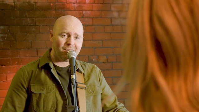 NI comedian Paddy Raff and Specsavers join forces to raise awareness of urgent eye health services