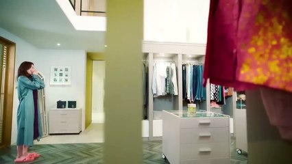 CEO Falls For A Kpop Idol Who Transform into a different person every week