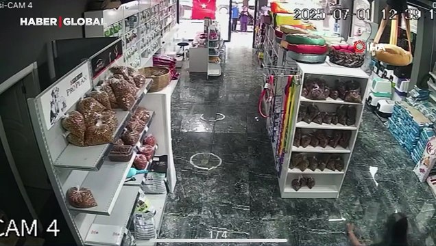 Bursa'da deprem esnasında tedavi gören köpeği içeride bırakmadığı anlar yürekleri ısıttı