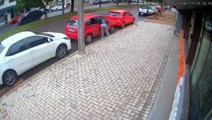 Mulher que aparece destruindo carro relata que caso não é um "desentendimento amoroso"