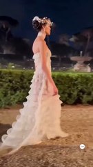 من عصبات الدانتيل إلى أكاليل الغار: أكسسوارات ديور كروز 2026 تعيد إحياء أناقة النبلاء