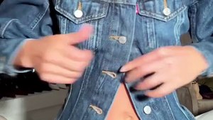 Denim On Denim: عودة جريئة لإطلالة الموسم بأسلوب عصري مستوحى من النجمات والمؤثرات