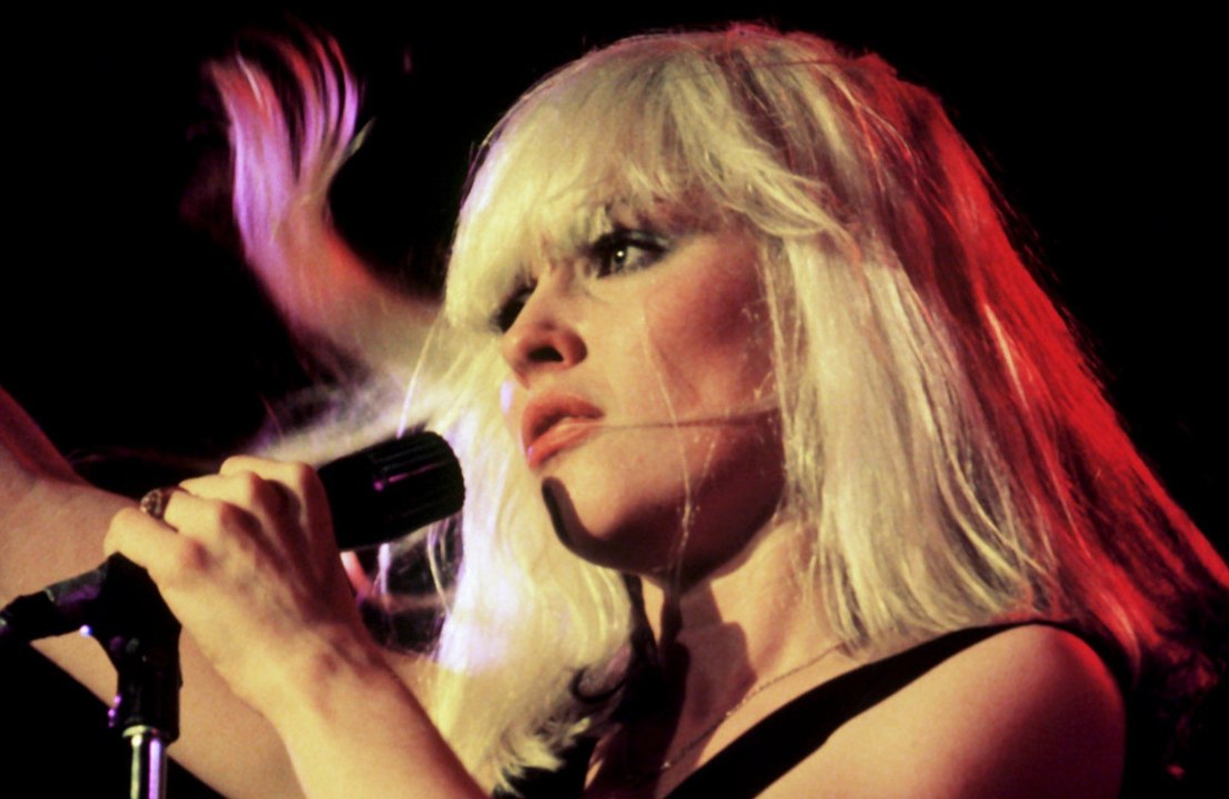 Debbie harry: schönheitsoperationen waren notwendig für ihre karriere