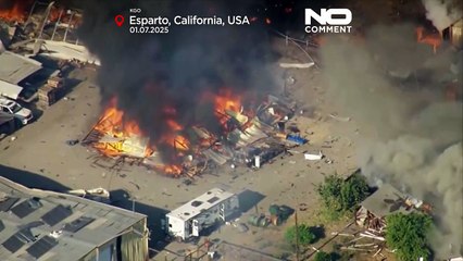 Explosion auf Feuerwerksgelände in Kalifornien löst riesiges Feuer aus