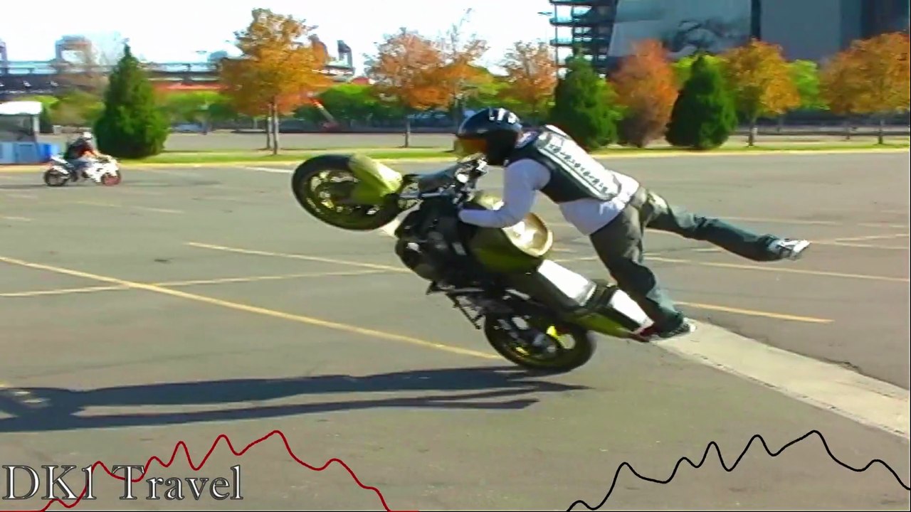 Motorcycle Stunt Show - Motorcycle Street Stunts - video Dailymotion