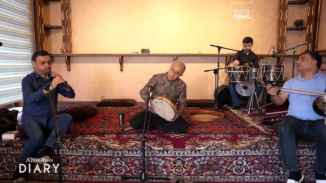 Cantor azerbaijano brinda o mundo com sons ancestrais