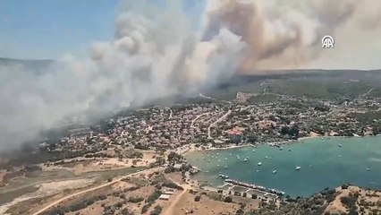 Çeşme'de felaket! Yangın yerleşim yerlerine yaklaştı