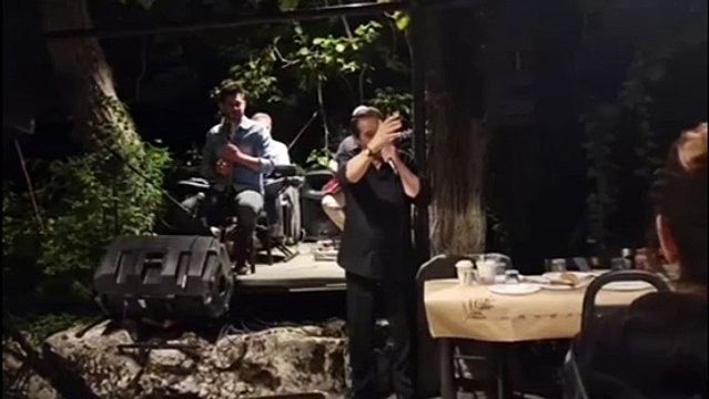 Με ένα ανεπανάληπτο γλέντι γιόρτασε την γιορτή του στη Σουβάλα ο Αργύρης Παπαργυρόπουλος