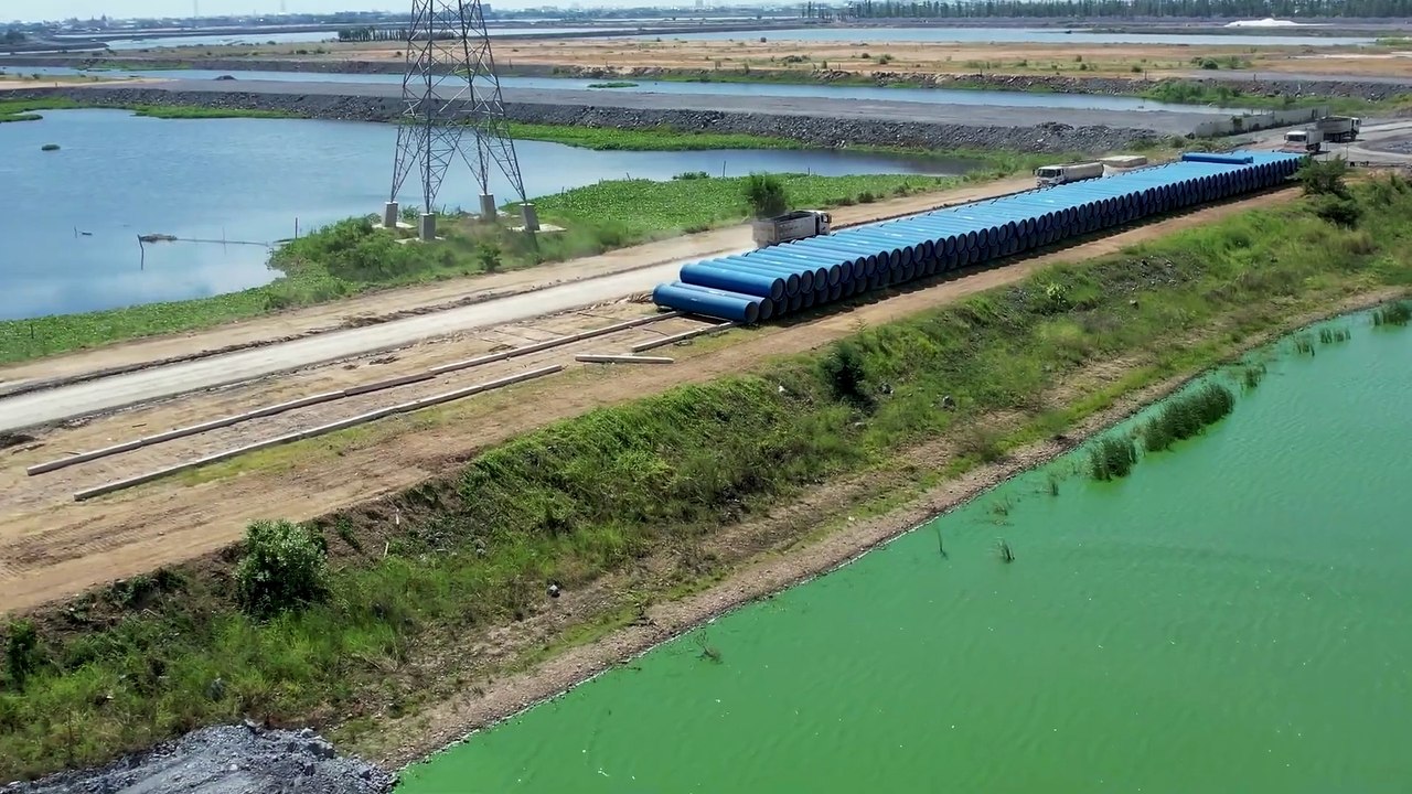 Wheels Loader SDLG and Heavy Loading Trucks Working Constructs New Project