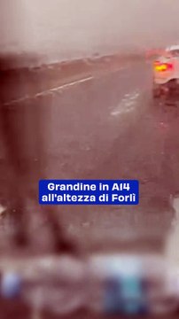 Grandine in A14 all'altezza di Forlì. Il video