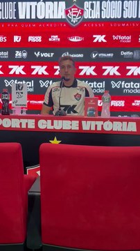 VÍDEO: Novo goleiro do Vitória diz que relação com Carpini pesou muito para sua chegada