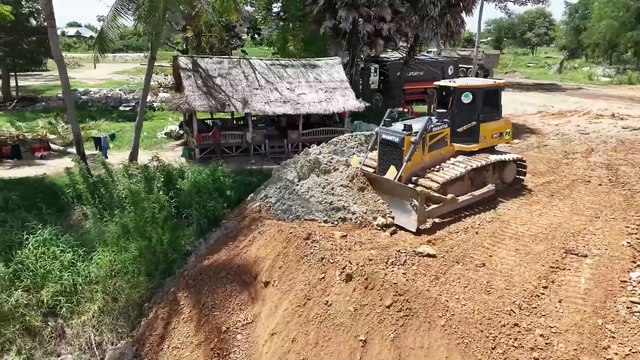 Many Dump Trucks Are Working To Fill The Large Lake And 25.5 Ton Trucks Working Fast