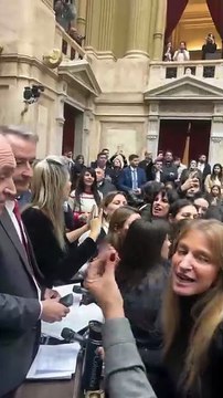 Escándalo en Diputados: legisladores K fueron a buscar a Espert y la sesión terminó a los empujones