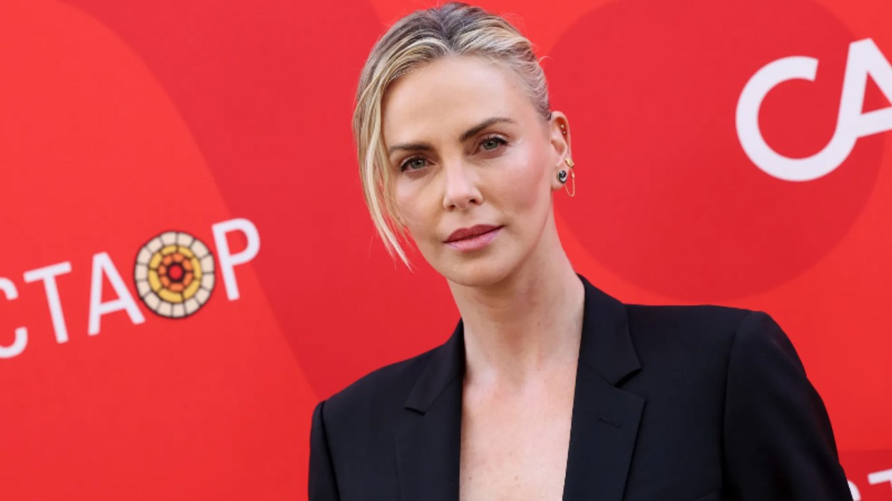 Charlize Theron Recalls Being Sexually Harassed by Famous Director & Why She Won't Reveal the Name | THR News Video