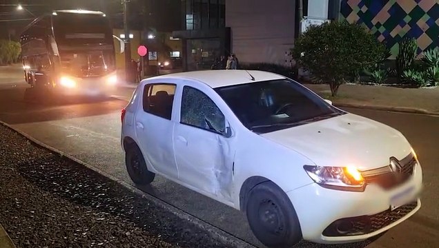 Cruzamento registra dois acidentes em cerca de 10 minutos no Bairro Alto Alegre
