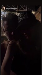 Βανδή –  Μπισμπίκης: Αγκαλιασμένοι και ερωτευμένοι στην παραλία