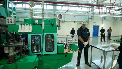 וידאו: רוסיה חונכת מפעל תחמושת לרובי קלשניקוב בוונצואלה