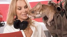 Video: Amanda Holden takes on challenge to promote “Jurassic World Rebirth” in London