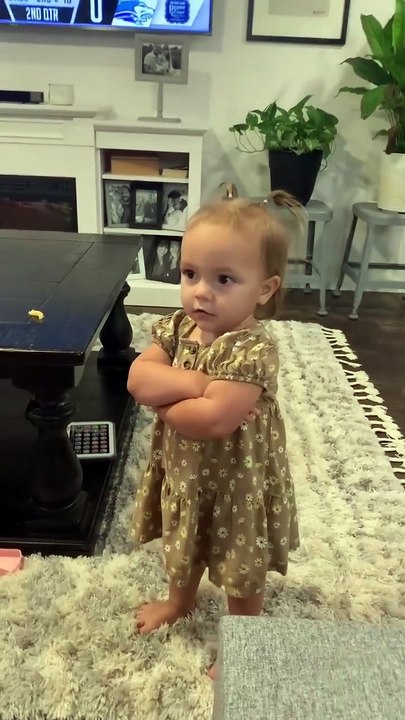 Cute baby's new viral funny video 📸 siblings viral video 😍📸 funny baby 😂#shorts #shortvideos #viralvideos #viralshorts #funny #funnyvideos #comedy #kids #baby #siblings #love #care