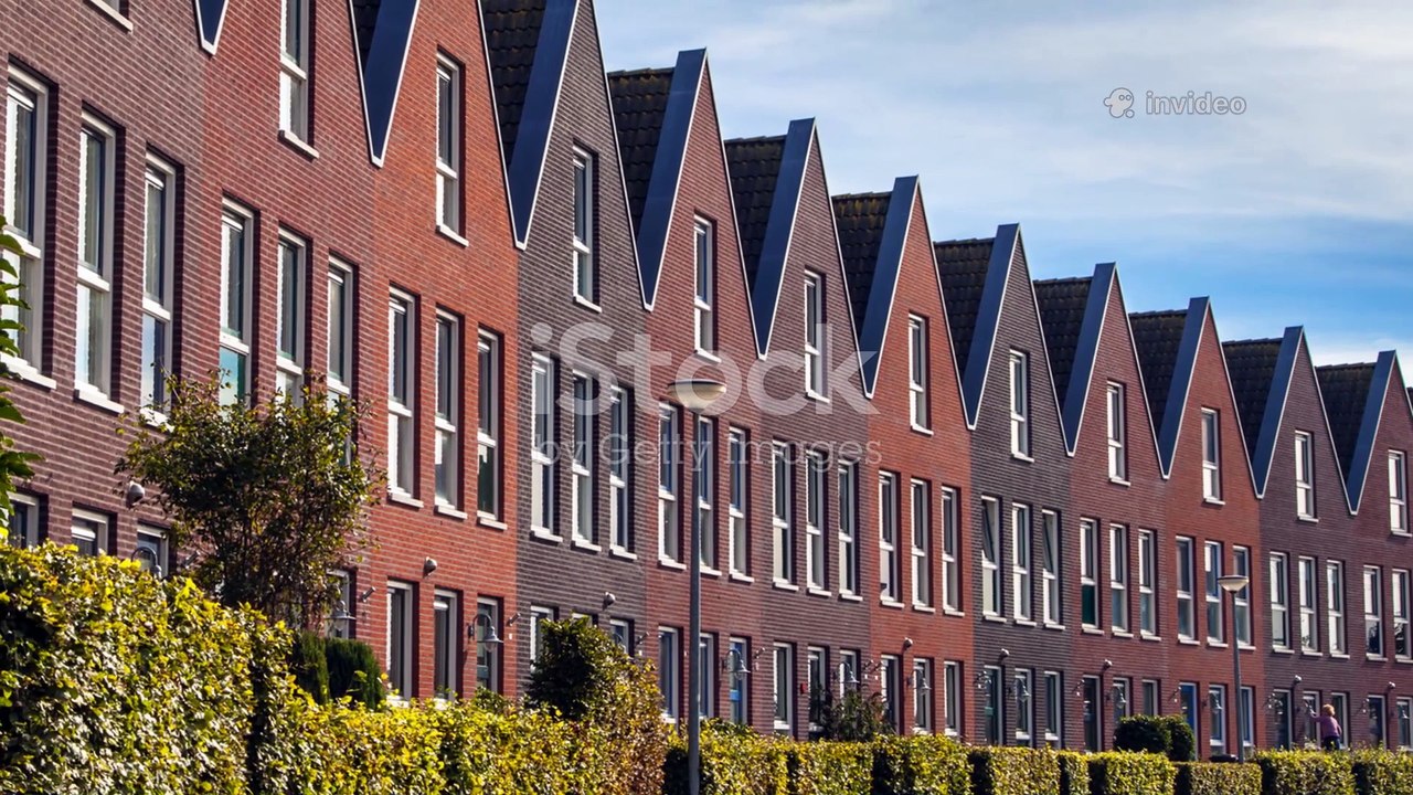 UK House Prices Fall: Is Now A Good Time To Buy A Home?