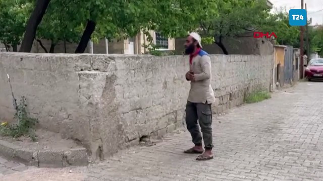 Denetimden kaçan Suriyeli, bir anda namaza durdu: Polis, 23 bin 11 TL para cezası kesti
